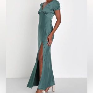 NWT Lulu’s Satin Maxi Dress